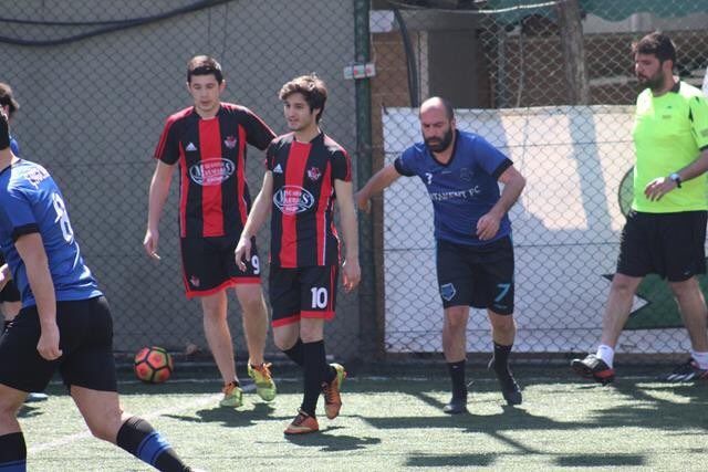 Çok iyi ve adil bir maç yöneten <a href="/AnadoluLigi/">EIoṉ̲ Muʂⱪ ̲̲ ®</a> hakemimiz <a href="/zdglftsm/">Mustafa ali Gediz</a> tebrik eder rakibimiz <a href="/REDDEVLS2017/">ömer34</a> a kalan maçlarında başarılar dileriz...