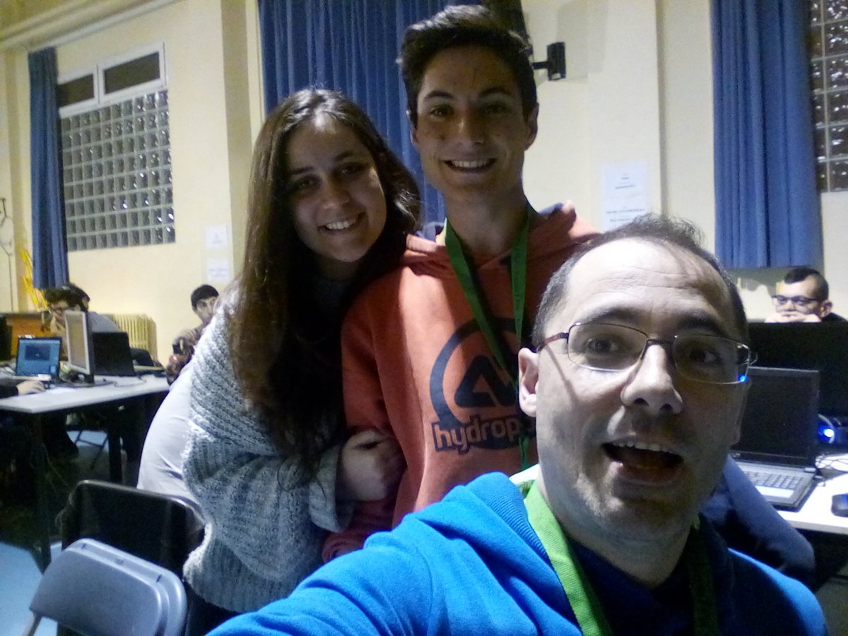 jamqueTPM's tweet photo. GameJameando a la #VallesGameJam @epiagranollers @RapNil @Jorudisan @arnaucastellvi https://t.co/DSm53JogzF
