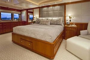 #Motor #Yacht Milk &amp; Honey for your #Caribbean #yacht #charter buff.ly/2nbOBNZ