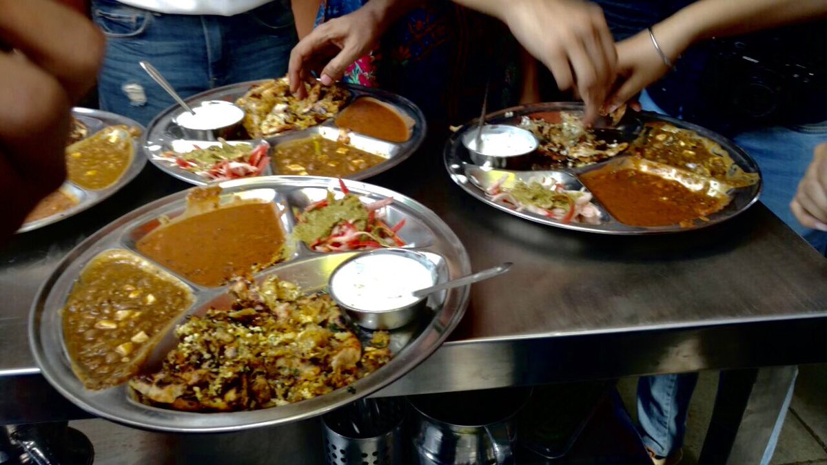 FromLBB's tweet photo. All aboard the Chur Chur train☺ #Paharganj #FoodWalk @DelhiFoodWalks https://t.co/D2hEP5nqOJ