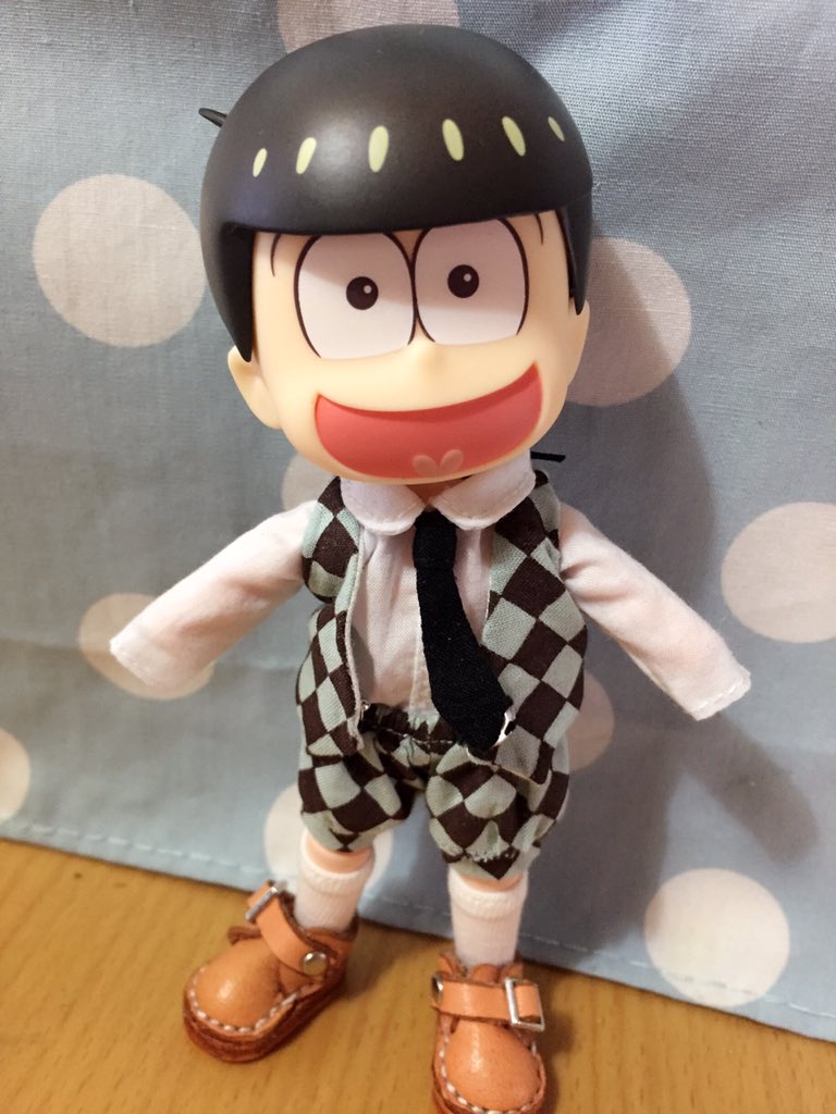 Charlie_Xa's tweet photo. 着せ替えた！#おそ松さん #十四松 https://t.co/fVyfo9p2Zx