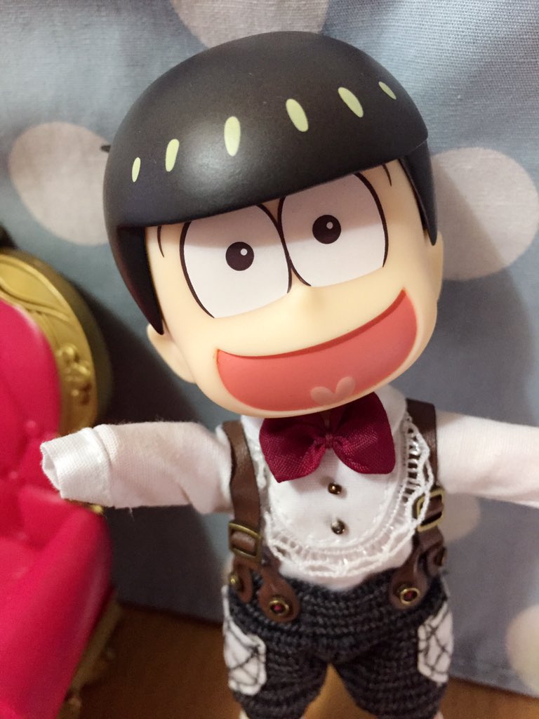 Charlie_Xa's tweet photo. 着せ替えた！#おそ松さん #十四松 https://t.co/fVyfo9p2Zx