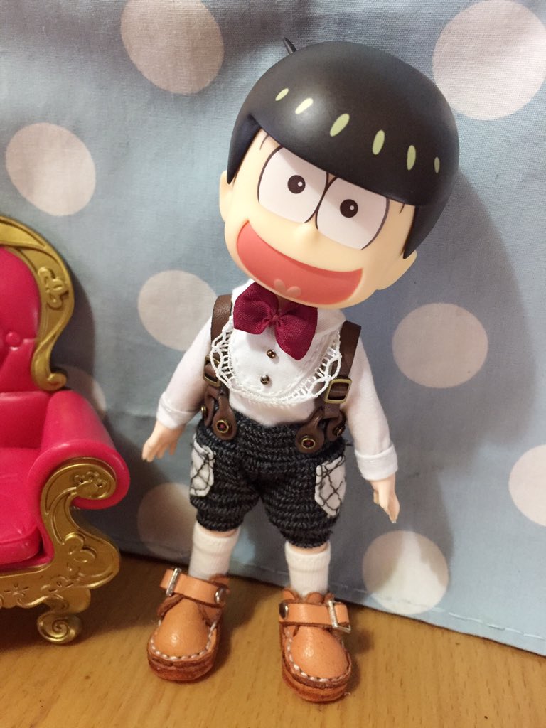 Charlie_Xa's tweet photo. 着せ替えた！#おそ松さん #十四松 https://t.co/fVyfo9p2Zx