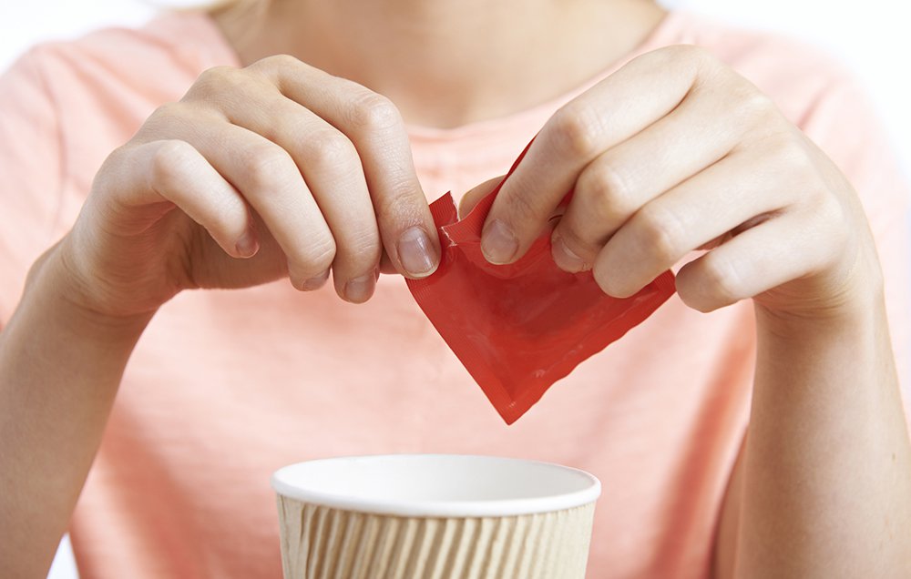 WomensHealthMag's tweet photo. 6 things that happen when you quit using artificial sweeteners: https://t.co/ZC0vLw7t0c via @PreventionMag https://t.co/8V76vRDFvz