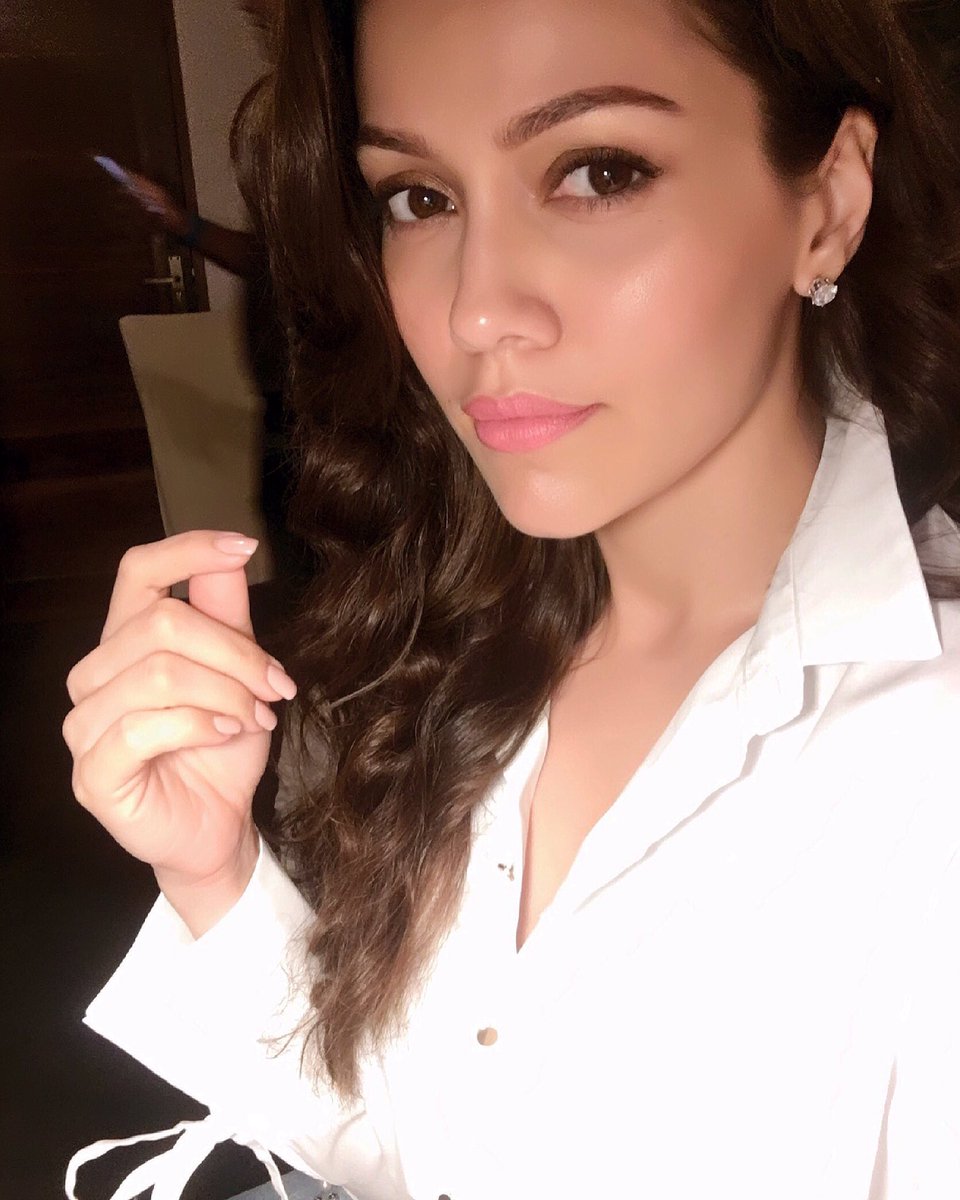 Waluscha De Sousa (@iamwaluscha) on Twitter photo #aboutlastnight #friends #family #irreplaceable <a href="/ashley_rebello1/">Ashley Rebello</a> <a href="/TusharrJoshi/">Tushar Joshi</a> #goa #summerdiaries #aboutlastnight #friends #family #irreplaceable <a href="/ashley_rebello1/">Ashley Rebello</a> <a href="/TusharrJoshi/">Tushar Joshi</a> #goa #summerdiaries