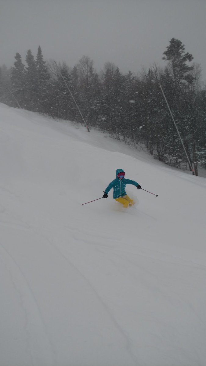 DBWhits's tweet photo. Wooooohhhhh! @Whitman_Kris crushing it! #sundayriver #vortrex #powderday #HappyPlaceFound https://t.co/MNo900nKu5