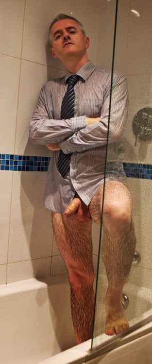 GayDaddyPost's tweet photo. Local men looking for anonymous sex: https://t.co/UgTYP3vBgU #GayDaddy #DILF #GayPorn https://t.co/nAKbl7jrW4