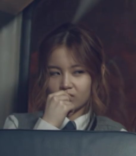 ayumu_winter's tweet photo. Who's the model with One for Nylon Japan magazine? They haven't even married a whole year and he already cheats on Hayi 😑 addfhjjkm #OneHi https://t.co/qX1CA6DETd