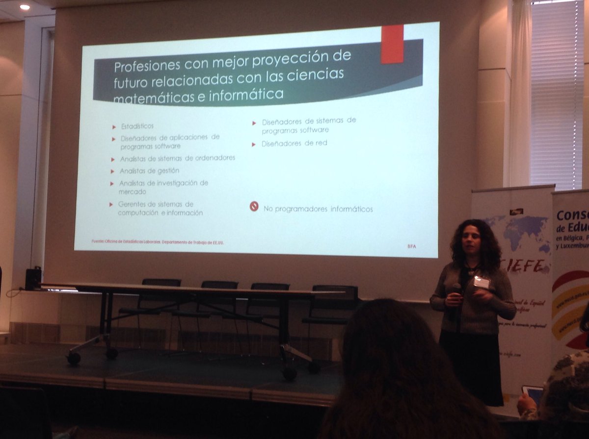 lovele_ucl's tweet photo. Más profesiones con proyección según Berta Fernández: matemáticos e informáticos #CIEFE https://t.co/3vd5fZ7zRW