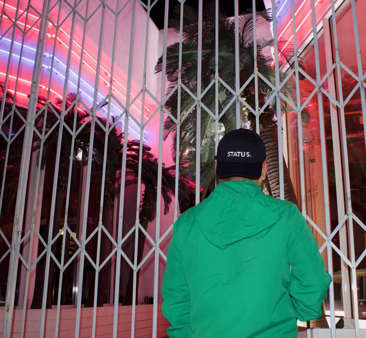 StatusLa_'s tweet image. April Fools 🏷