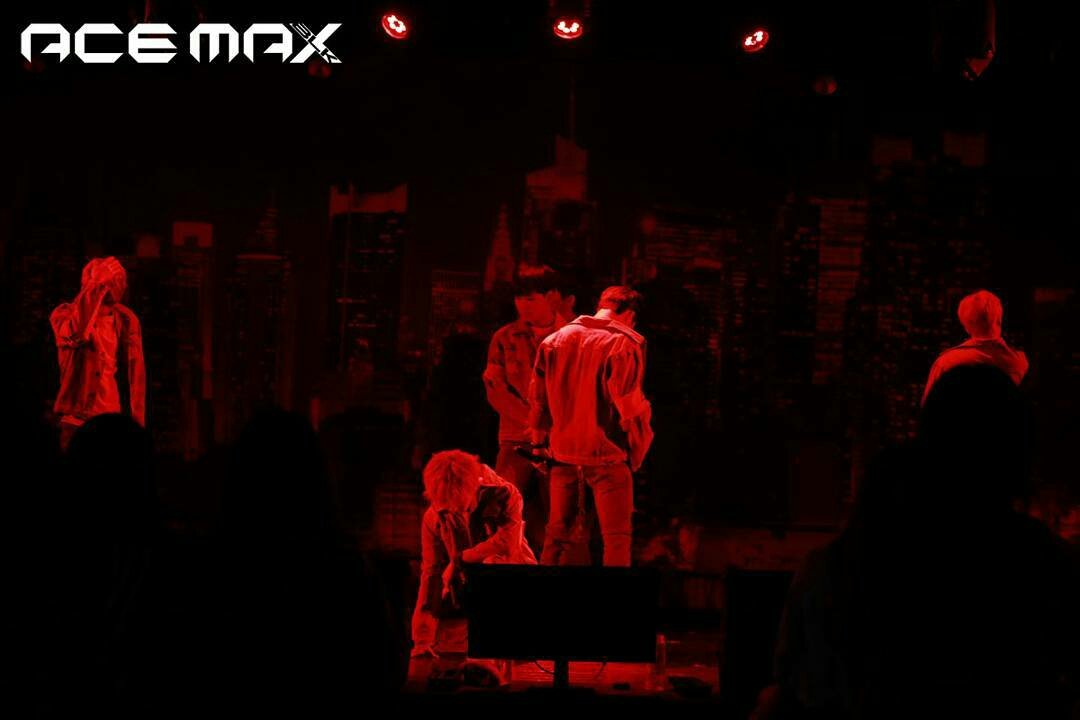 BLK_INTL's tweet photo. [IG] 170324 acemaxblk.official

ACEMAX-BLK 1st Tokyo Concert 
Still cut #ACEMAX-BLK
.
.
#acemaxblk #concert #tokyo #1st #コンサート #checkmateent https://t.co/Tdw6b0dCsf