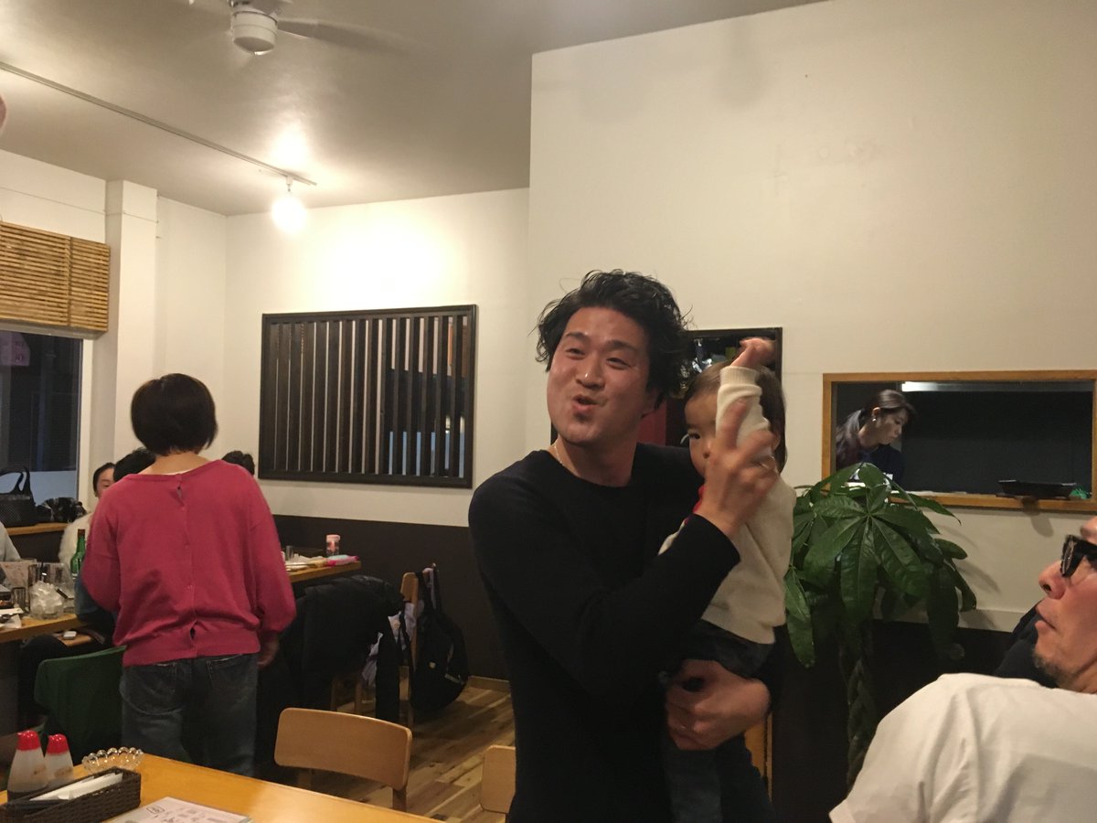 和泉夕零 仕事仲間の石さんが居酒屋を始めたので昨日みんなで押しかけて飲みに行きました 西所沢駅すぐにある いざか家上々 というお店です 自分はほとんどビールしか飲まないんですが グラスもビールもキンキンで上々でした O O 料理も美味しかっ 和泉夕零 仕事仲間の石さんが居酒屋を始めたので昨日みんなで押しかけて飲みに行きました 西所沢駅すぐにある いざか家上々 というお店です 自分はほとんどビールしか飲まないんですが グラスもビールもキンキンで上々でした O O 料理も美味しかっ