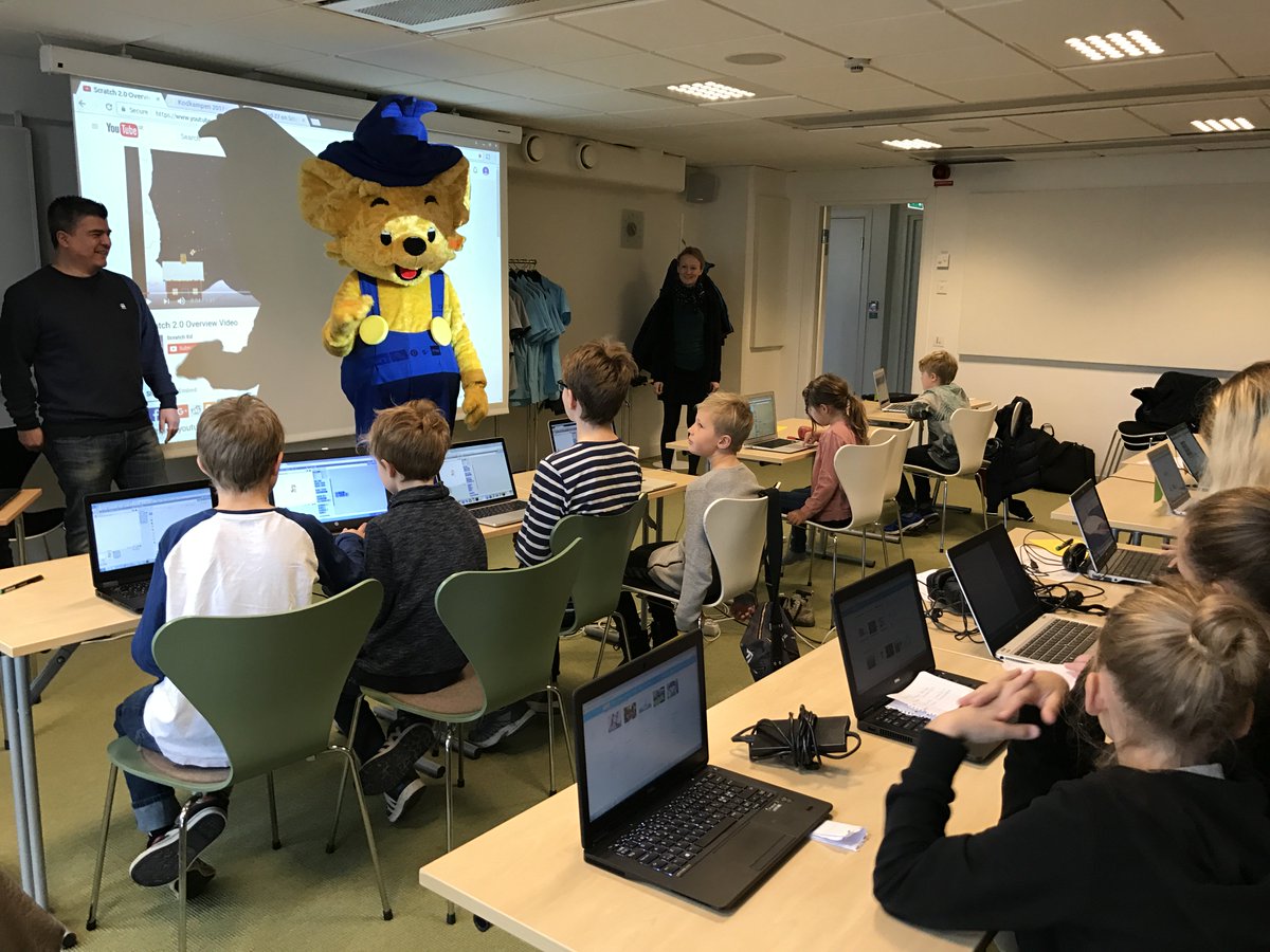 mariaalfredeen's tweet photo. #kidshackday kicking off @tuisverige https://t.co/iZKhcOf8bT