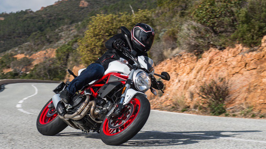 kupujOK_'s tweet photo. Ducati SuperSport S i Ducati Monster w akcji.
Motocyklowe szczyty marzeń...

#ducati https://t.co/5zJ4vbivbA