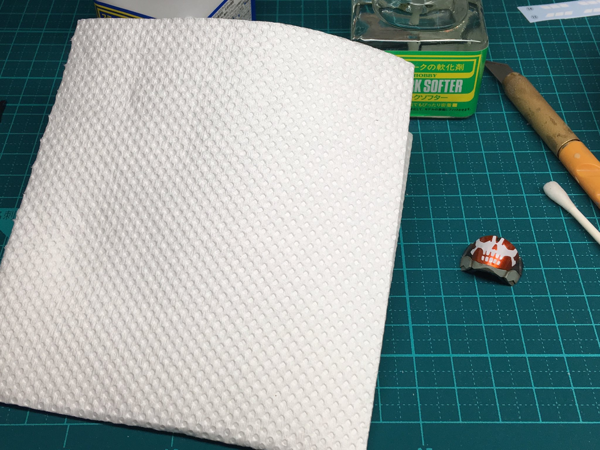 鳥山とりを 蒸しタオル言われてもね と思いますよね そこでキッチンペーパー 水を含ませてレンジで秒ほど 熱々の蒸しキッチンペーパーが出来上がるので 火傷に注意しながらピンセットなどで取り出してパーツに優しく被せて放置します 剥がして