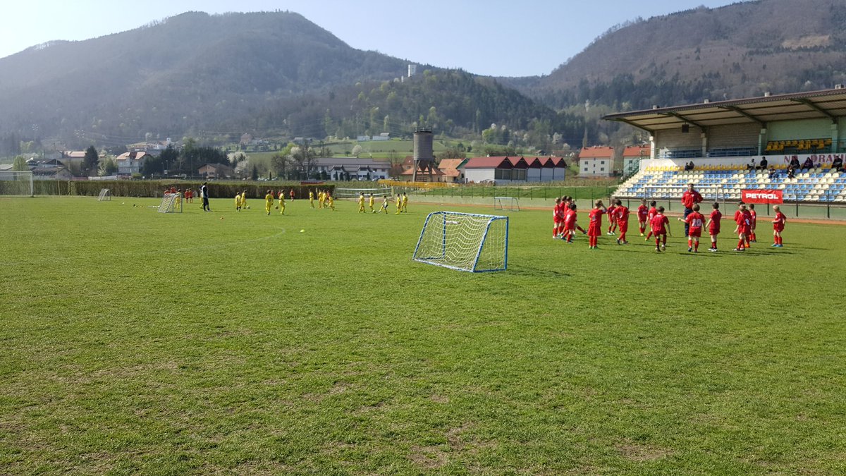 nddravinja's tweet photo. Prvi spomladanski turnir ekipe U8B pravkar na Dobravi. https://t.co/gnL9KD7QpW