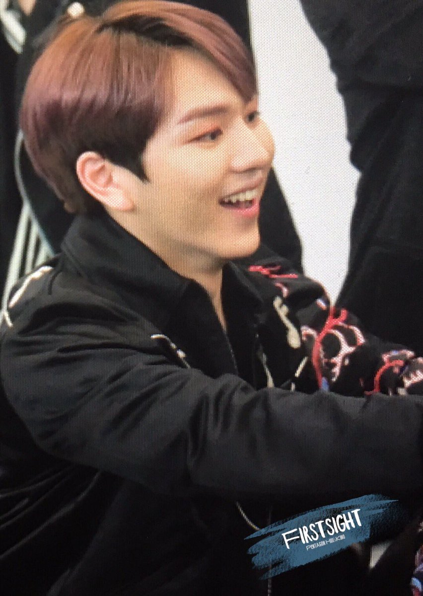 firstsight9398's tweet photo. 170401 태국 쇼케이스 기자회견 #키노 #kino 🐶🐶 https://t.co/AGrKSi1ucS