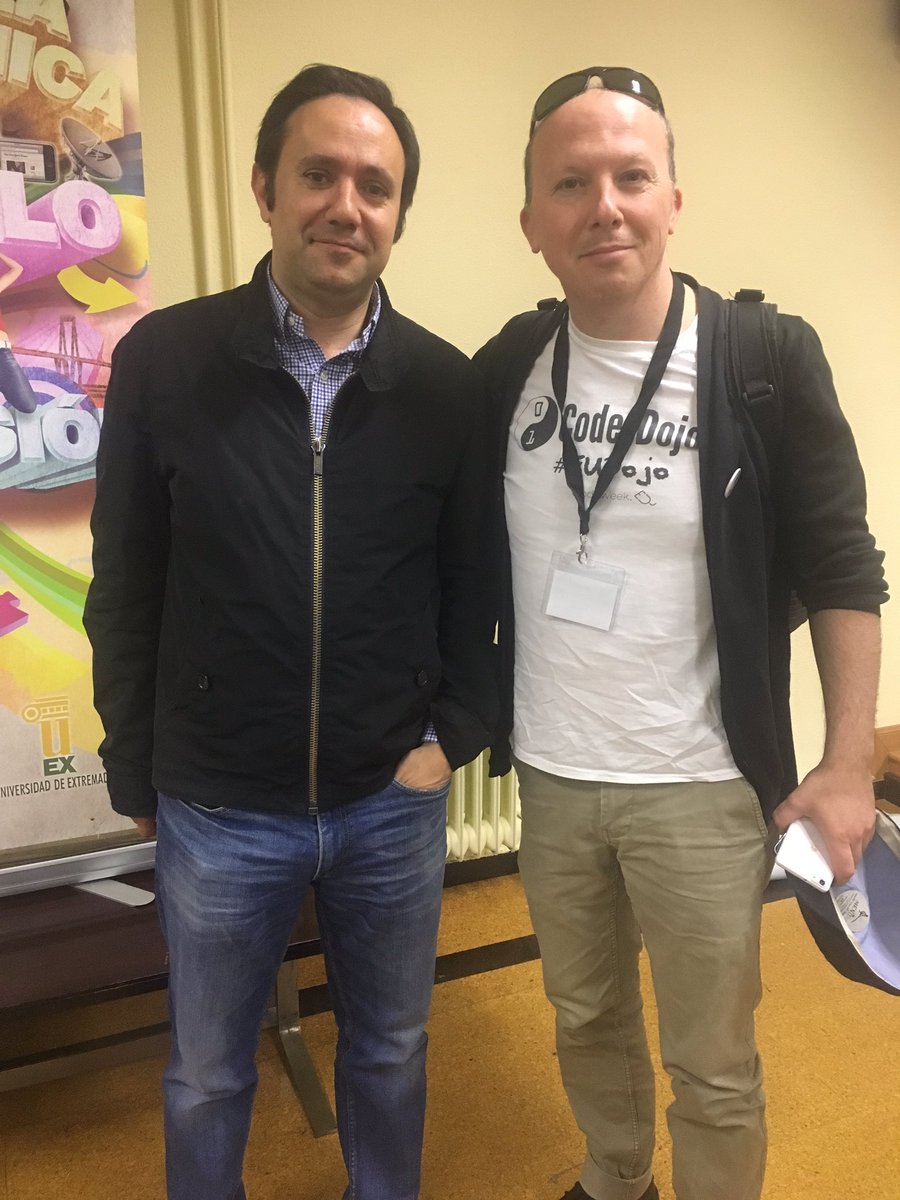 CesarJRamos's tweet image. Un placer empezar la mañana de sábado con la inauguración del Arduino Day 2017 gracias por la invitación a @SolEpcc