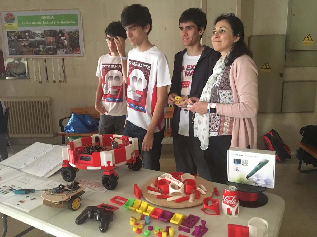 CesarJRamos's tweet image. Un placer empezar la mañana de sábado con la inauguración del Arduino Day 2017 gracias por la invitación a @SolEpcc