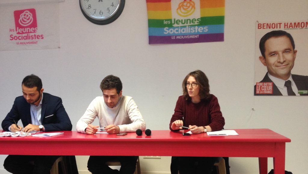 MahautBertu's tweet photo. Ce week-end c'est notre #HamonCCRPDL! Formation, militantisme et convivialité avec le @MJS_PDL 🌹❤️ #Hamon2017 https://t.co/rFThJZX5Oo