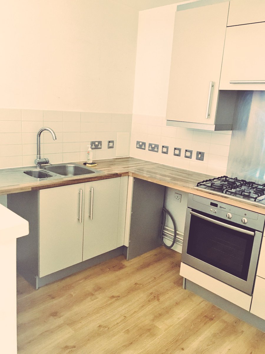 jamesenjoyrelax's tweet image. #emptyflat ...😮😮