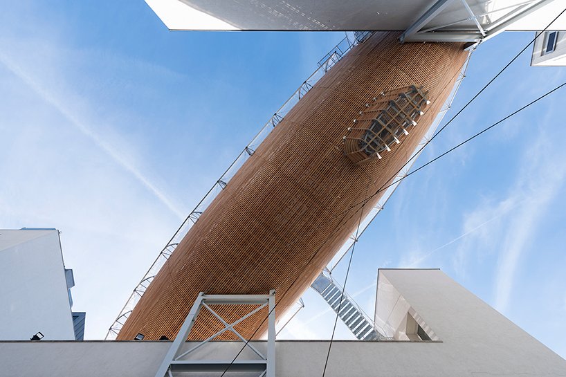cheplu's tweet photo. #Learning #Zeppelin: #Wooden #Airship #Docked on #Museum ... - https://t.co/bB4EShfjMQ https://t.co/vU9yX0n1F0