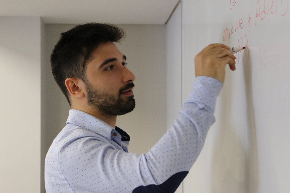 GenclikModeli's tweet image. Uluslararası Gençlik Eğitim Akademisi (#UGEA) bünyesinde verilen #İngilizce Eğitimi Meclis binamızda devam ediyor.
#İBB #GençlikMeclisi