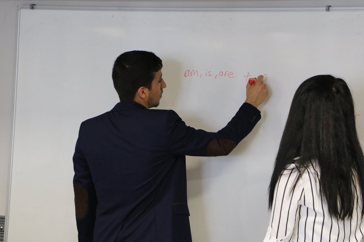 GenclikModeli's tweet image. Uluslararası Gençlik Eğitim Akademisi (#UGEA) bünyesinde verilen #İngilizce Eğitimi Meclis binamızda devam ediyor.
#İBB #GençlikMeclisi