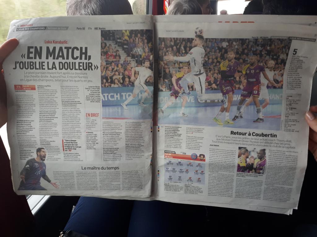 HBCNantes's tweet photo. Après le petit déjeuner, certains supporters préparent déjà l'avant-match avec le journal @lequipe !
#PSGHBC https://t.co/zItobGjNCD