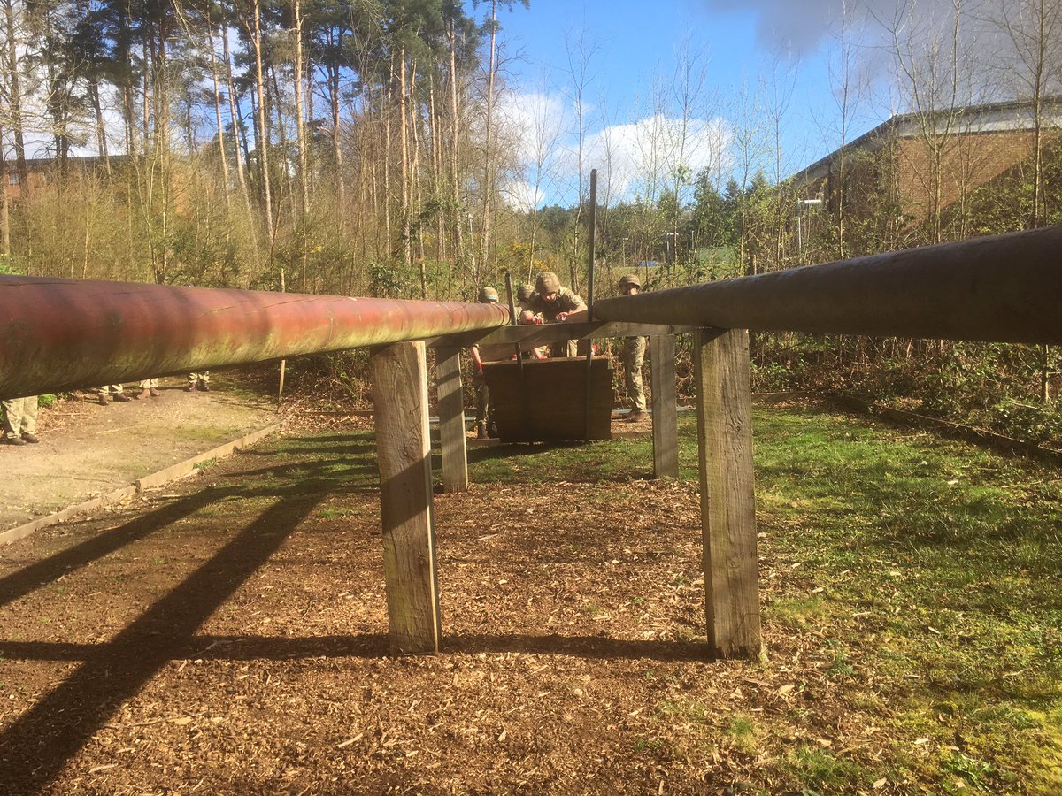 3RSMERegt's tweet photo. OCdts of the @BritishArmy leading by example on their leaderless command task stand
#encouragethinking
#thisisbelonging
@Proud_Sappers https://t.co/TFTI9R0SG2