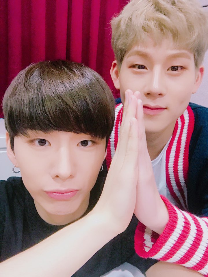 OfficialMONSTAX's tweet photo. [#주헌] 몬베베야 해피.. 만우절.. ㅋㅋ 

만. 족하고 좋아할수있도록 
우. 리가 준비했어요 오늘 여섯시 
절. 대 놓치지 마세요 ... ㅋㅋㅋㅋ 

미안해요 몬베베 그리고 사랑해요 
우리 활동 응원해주고 남은 활동들 화이팅해용 ㅎ https://t.co/OR0wDJ3GG4
