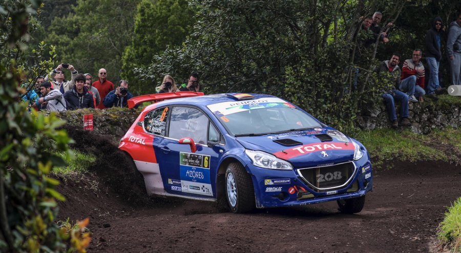 ¡Wow! Tiempazo de @pepslopez9 en TC12...¡y ya es 5° en la general! ¡Sigamos rugiendo! #FIAERC <a href="/AzoresRallye/">Azores Rallye</a>