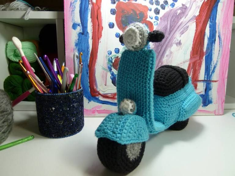 diy_molon's tweet photo. DIY como hacer una Moto Vespa en amigurumi https://t.co/RNvZ0UylDz @MilPatrones https://t.co/VWI0qCGP7M