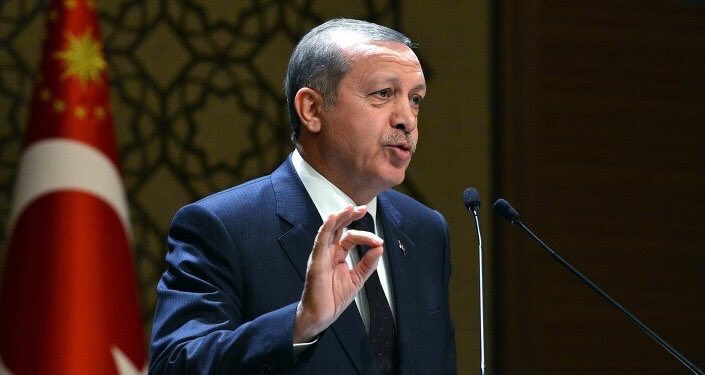 akifgibi1's tweet photo. Bunun hepsi tesadüf ��yle mi 
E vini F olyoyla K aplı Bulacaksın 
EFKB:uzaktan kumandalı bir patlayıcı ve fotodaki ellere dikkat😠
Ulan
#Ülker https://t.co/IBnY928v1u