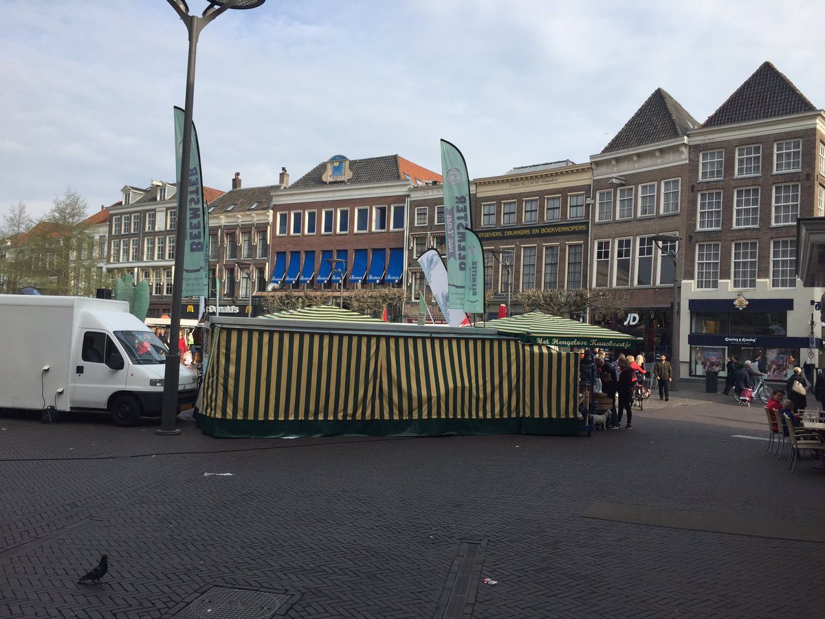 maartenbeekie's tweet photo. Welkom gastvrij #zwolle bezoekers @MuseumFundatie zien op deze manier #grotemarkt zichtlijnen??
Waar is wat? @citycentrum @Gemeente_Zwolle https://t.co/1PE8spuj5k