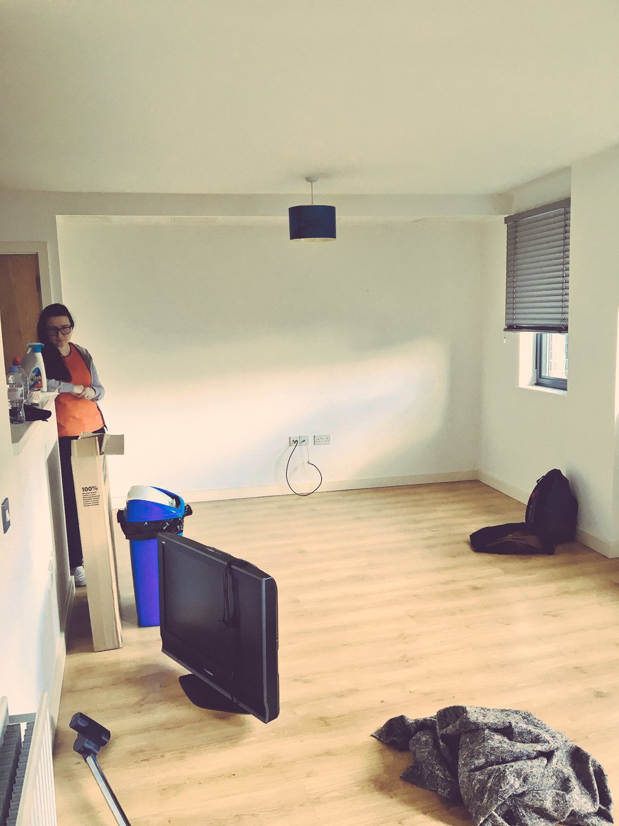 jamesenjoyrelax's tweet image. #emptyflat 😮😮😮
