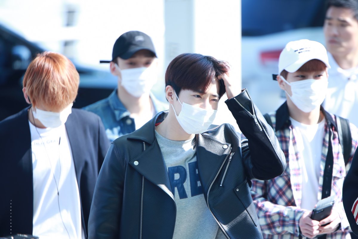 170401 #SUHO #수호 #준면
준면최고ㅠㅠㅠㅠㅠㅠㅠ💕
i.imgur.com/mU0wIBB.jpg
