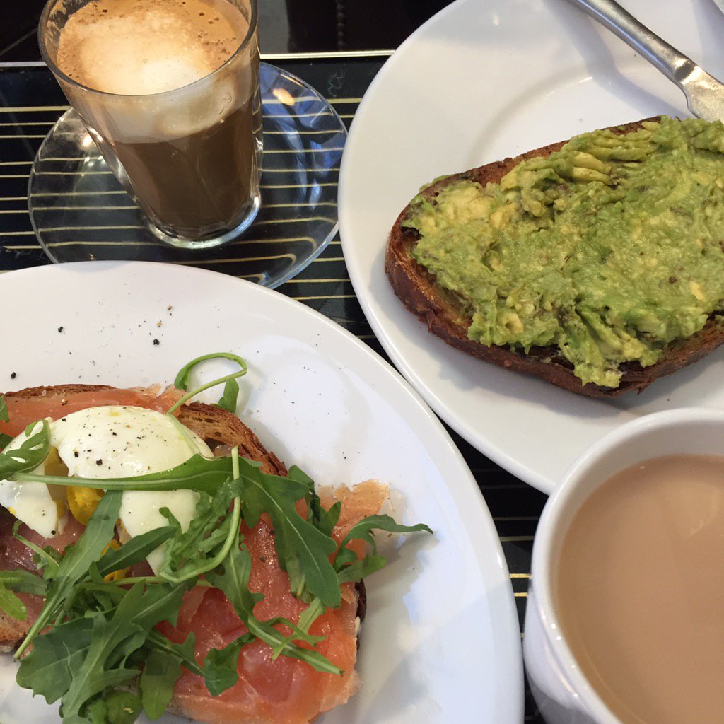 Hangover cures with a smile :) #brunch #elephant #cheapeats #london <a href="/HotelElephant/">HotelElephant</a>