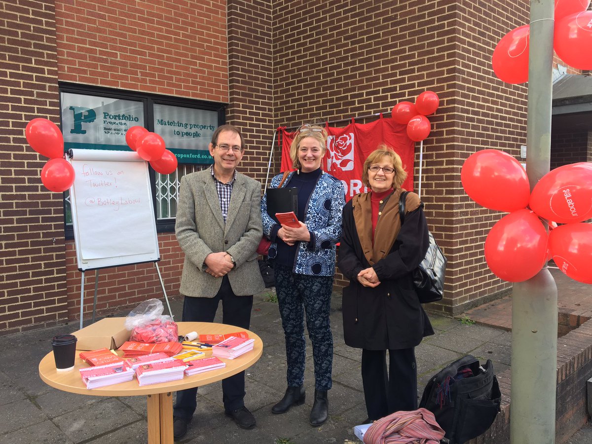 botleylabour's tweet photo. We're in Botley today promoting the inaugural meeting on Friday 7th April. Everyone welcome! #labour #labourparty #botley #botleylabour https://t.co/bupSAciS6f