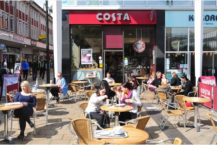 DailySURREY's tweet image. Costa announces plans to open another 27 coffee shops in Crawley j.mp/2oK6ovV #Surrey