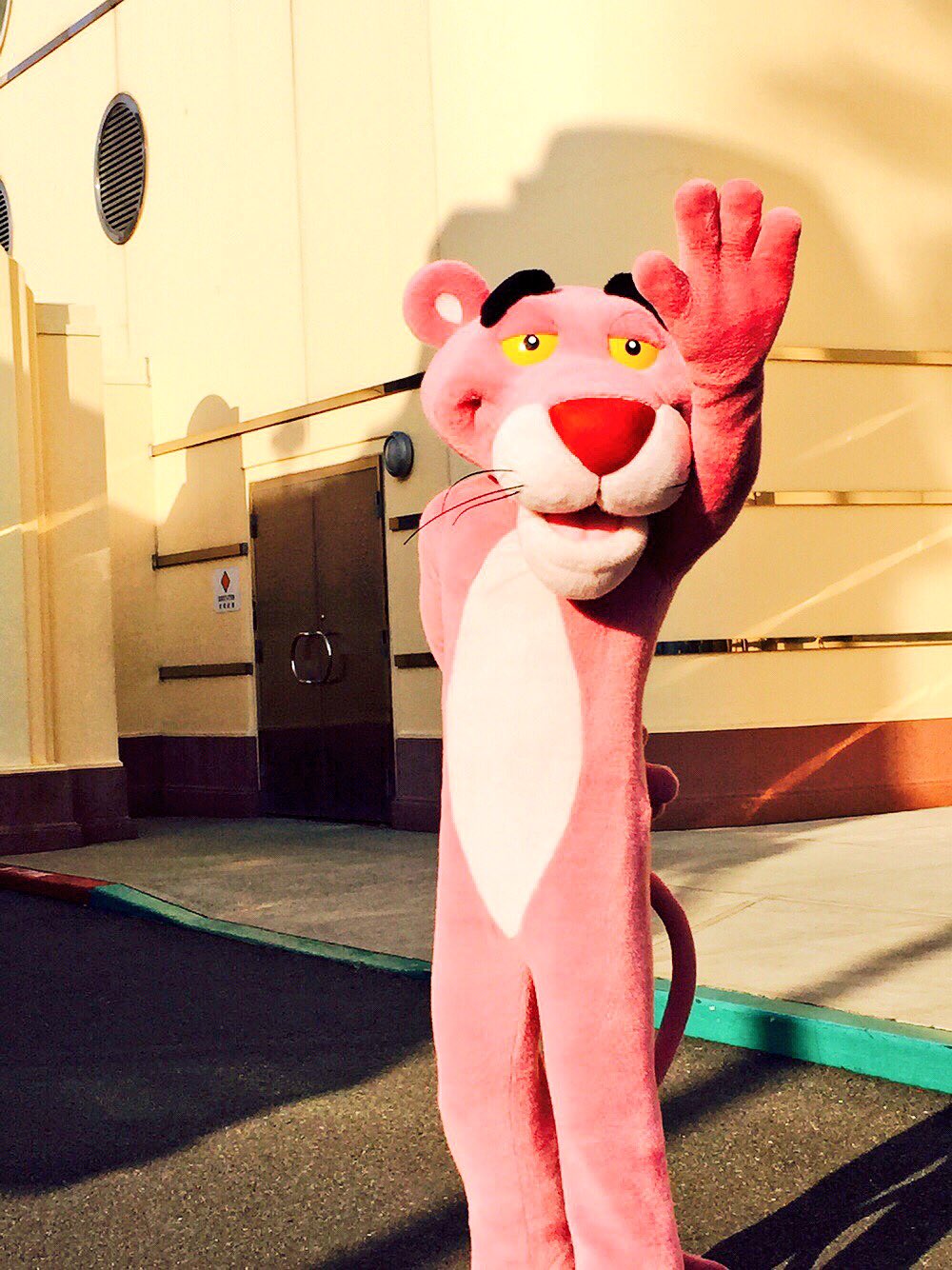 Mii Myama Usj いつも飄々としてて ちょっとチャラい だけど 紳士でいつもスマートにかまってくれるピンクパンサーが大好き なのに 今度ユニバ行っても会えない エイプリルフールだよね エイプリルフールだよね さよならじゃないよね Usj