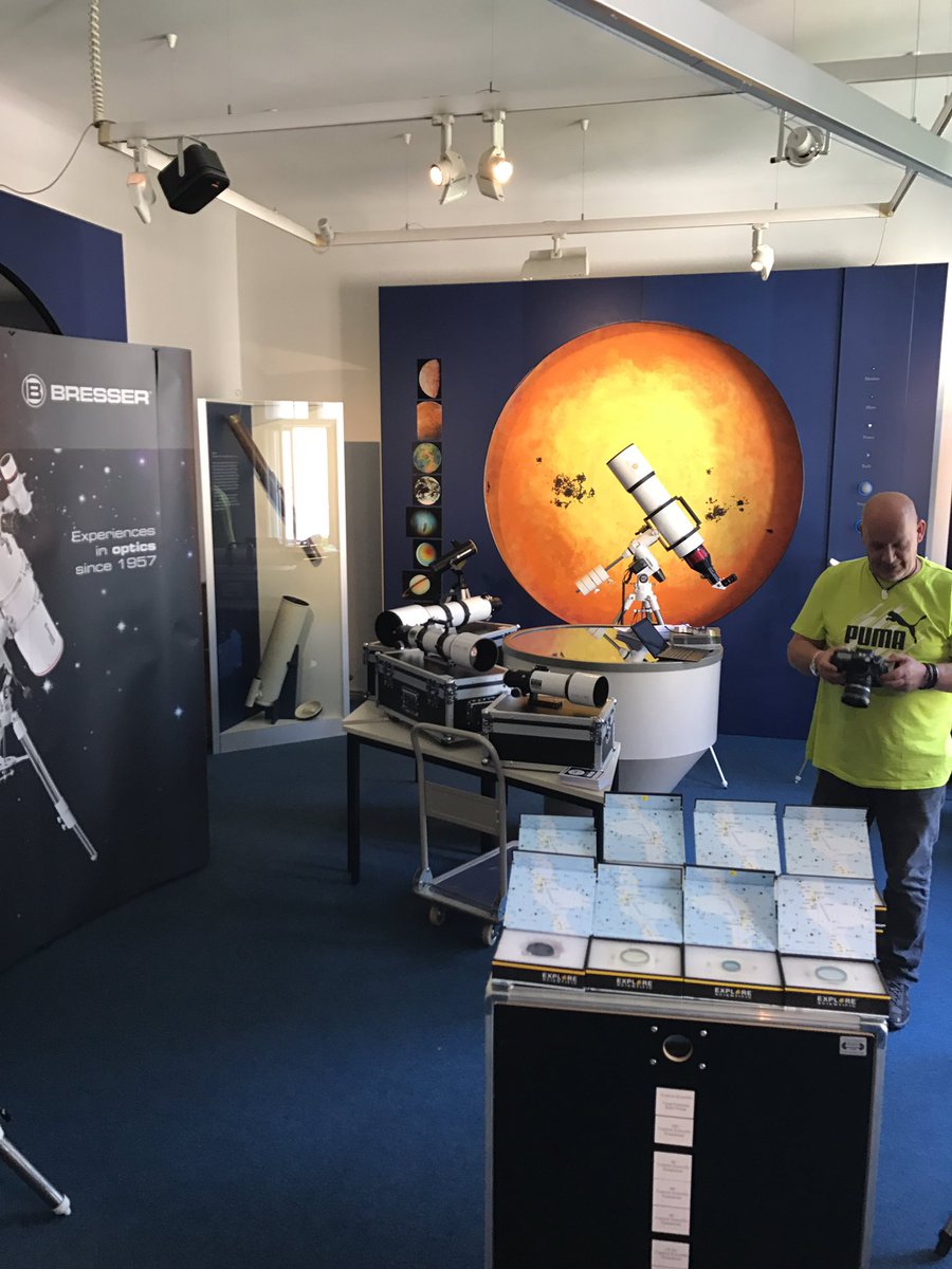 ClearSkyBlog's tweet photo. T-90 Minuten ... der Kaffeekonsum ist schon hoch und die Händler sind auch schon fast fertig @BresserEurope hat tolle Geräte dabei. #abb2017 https://t.co/V57MrenuB5