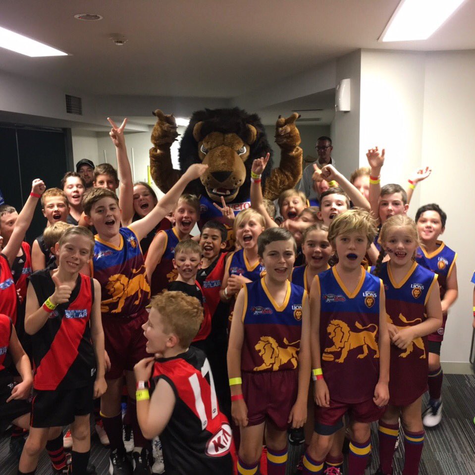 roythelion's tweet photo. Favourite time of game day! Half time with the @AFLAuskick kids π #spottedwithroy https://t.co/6pL1pxKF2P