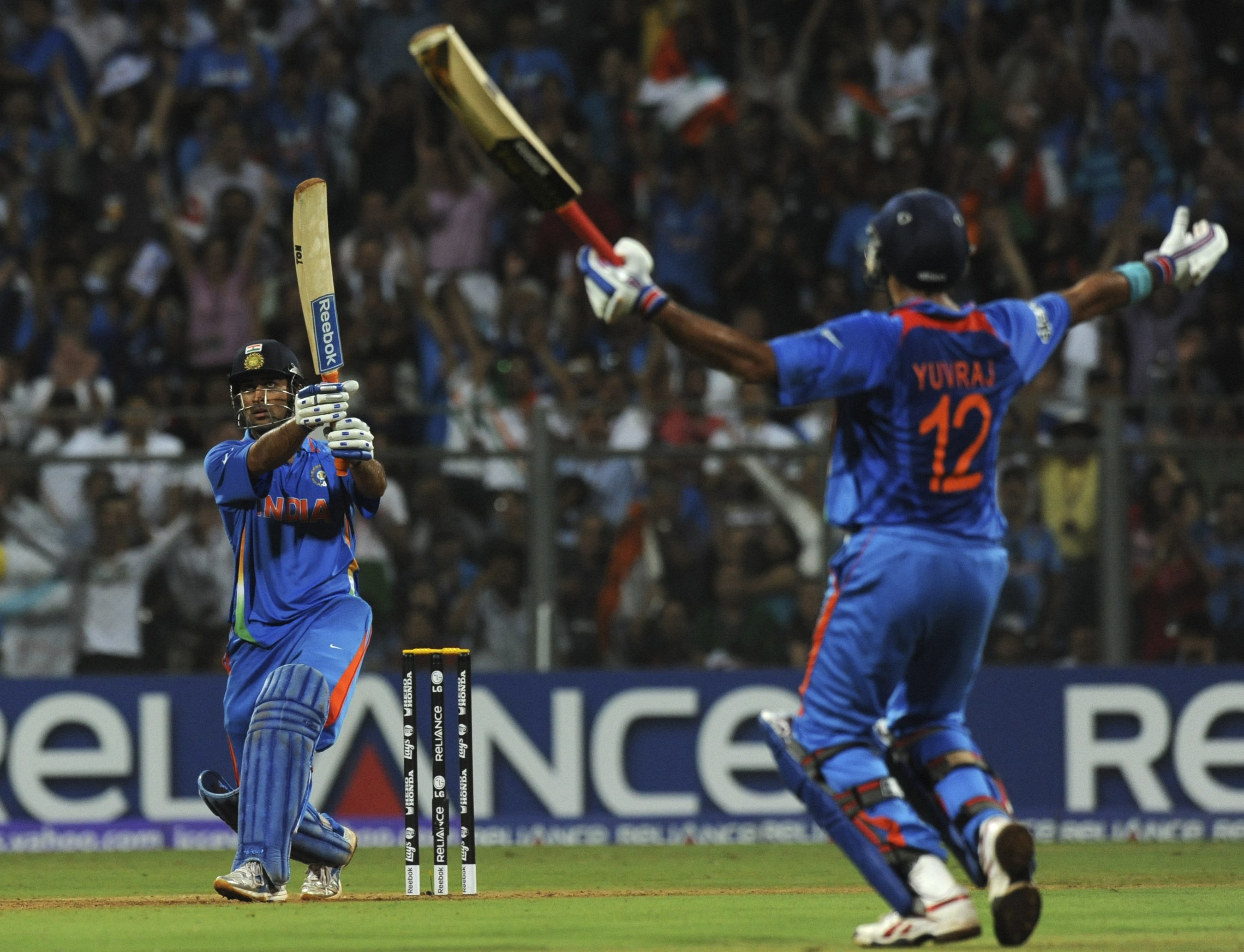 ICC on Twitter: "#OnThisDay in 2011, @msdhoni hit one of the most iconic shots in cricket history to help India beat Sri Lanka and win the @cricketworldcup https://t.co/cCKmZ233vD" / Twitter