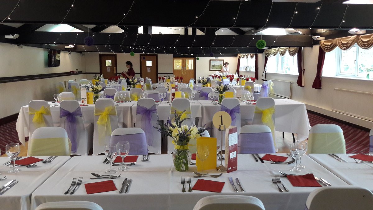 WaterlooSuite's tweet photo. The Waterloo Suite is ready for the @Huddersfield_RU ladies to arrive. #ladiesday #prosecco https://t.co/voMiLyHeiG