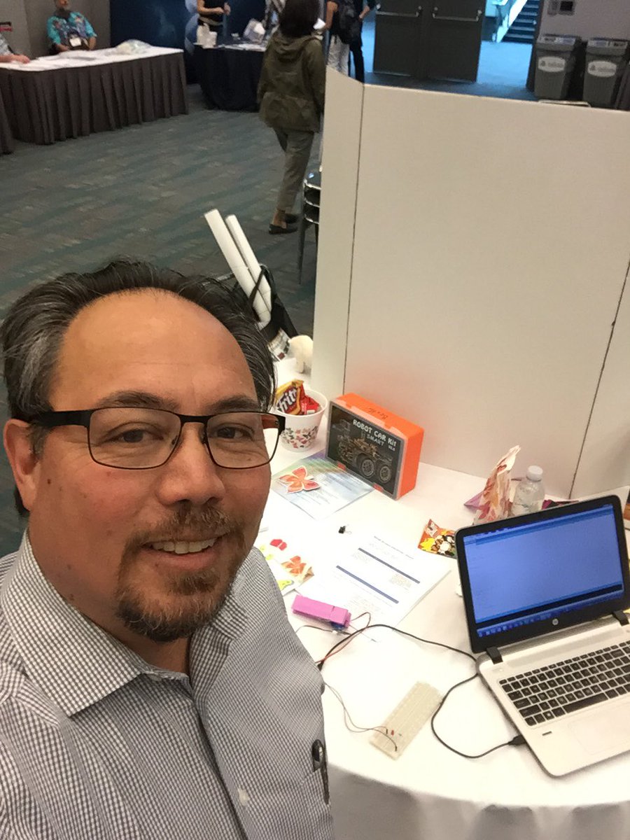ungreg's tweet photo. #NSTA17 #ngss #podpi #arduino #techscool goes national- fun day collaborating https://t.co/paby9oQ2zD