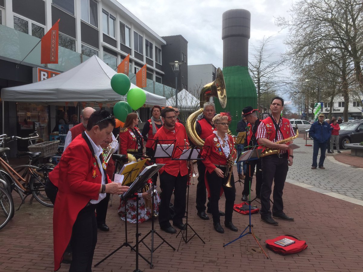 Opening van het heringerichte deel van het centrum van Panningen. Veelcomplimenten voor de samenwerking met de gemeente