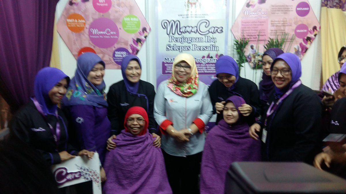 DSRKcomms's tweet photo. #MamaCare turut berada di #fiestawanita SACC S.Alam @KPWKM @JPWanita @NajibRazak #negaraku_kasihkita_kpwkm https://t.co/D4OIN2zxez