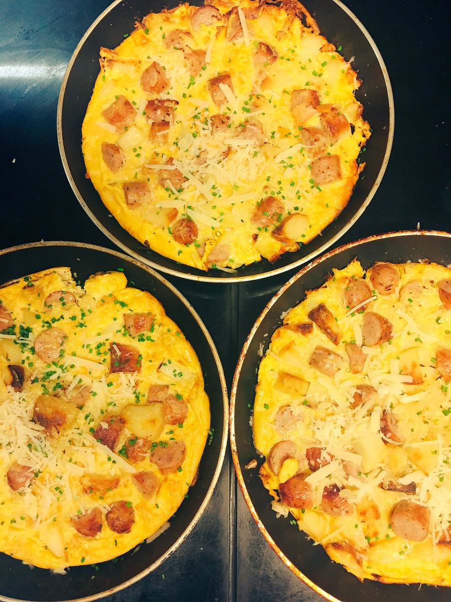 #NuttersFrittata <a href="/bobbysbangers/">Mr bobbys bangers</a> <a href="/ButlersCheese/">Butlers Farmhouse Cheeses</a> plus a generous grind <a href="/SantaMariaFSUK/">Santa Maria Foodservice UK</a> #StaffLunch <a href="/GeoffSnelgrove/">ControlInduction</a> <a href="/kitchenrange/">kitchenrange</a> #Harbenware