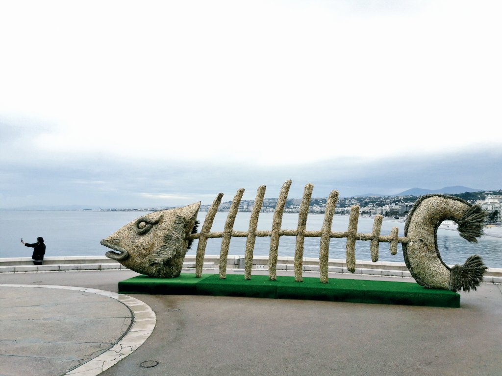 OlivMcar's tweet photo. Poisson d'Avril 🐟 #Nice06 #CotedAzurNow #ILoveNice #NiceMoments @VilledeNice @cestrosi @VisitCotedazur @Nice_Matin @p_pradal https://t.co/qK8hsSDskj